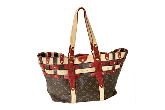 1 BORSA LOUIS VUITTON “SALINA” REALIZZATA IN TELA MONOGRAM E PELLE, INTERNO IN TESSUTO COLORE ROSSO, SEGNI DI USURA DIM. 50x32x20 CM