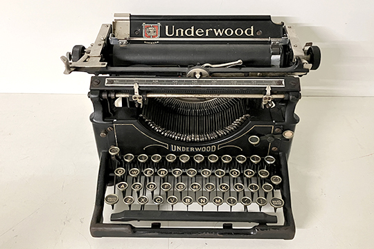 1 ANTICA MACCHINA DA SCRIVERE “UNDERWOOD” DIM. 40x24x35 CM