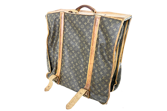 1 BORSA LOUIS VUITTON PORTABITI REALIZZATA IN TELA MONOGRAM E PELLE, ETICHETTA PORTANOME, PICCOLI DIFETTI DIM. 60x50x20 CM