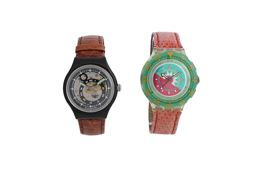 2 OROLOGI SWATCH (1 SCUBA QUARZO E 1 AUTOMATICO) CON CASSA IN PLASTICA E CINTURINO IN PELLE (FUNZIONANTI)