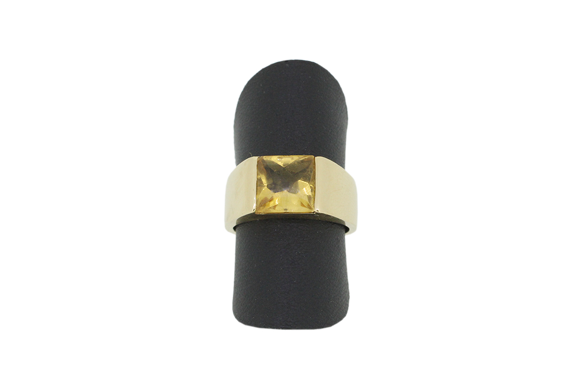 1 ANELLO IN O.G. 18 KR. FIRMATO CARTIER TANK CHE INCASTONA PR. QUARZO CITRINO, (MISURA 50) GR. 10,50