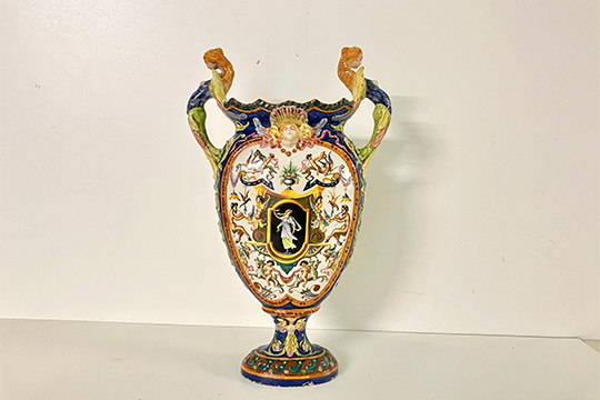 1 VASO AD ANFORA IN CERAMICA DIPINTA DIM. 30x53x14 CM