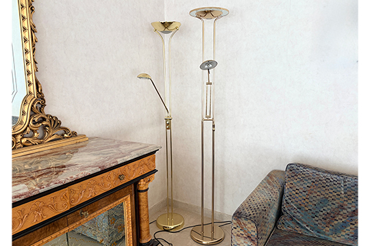 2 LAMPADE DA TERRA ALOGENE IN METALLO DORATO DIM. 180 CM E DIM. 185 CM