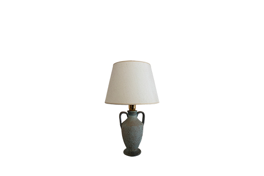 1 LAMPADA DA TAVOLO IN CERAMICA BLU CON PARALUME BIANCO DIM. 30x50 CM