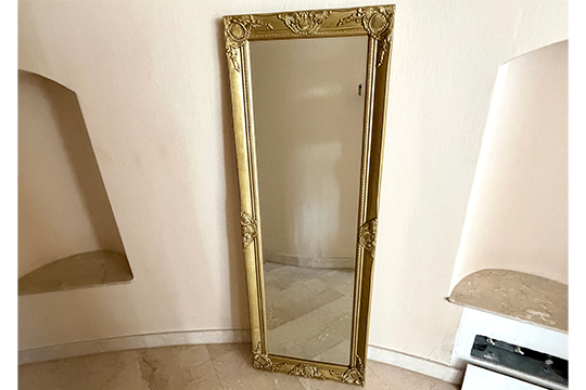 1 SPECCHIO DA PARETE VERTICALE O ORIZZONTALE CON CORNICE IN LEGNO DORATO DIM. 50x140 CM