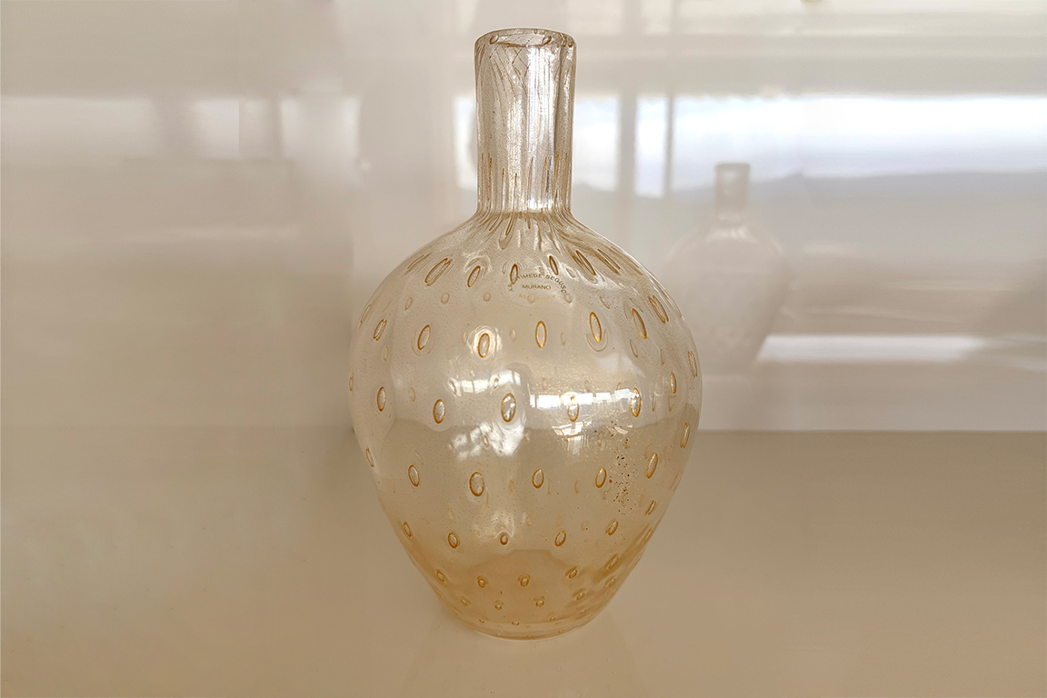 1 VASO IN VETRO DI MURANO “ARCHIMEDE SEGUSO” COLORE AMBRA CON BOLLE D'ARIA INCASTONATE, LAVORAZIONE ARTIGIANALE DIM. 20 CM