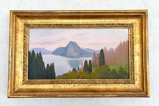 1 DIPINTO OLIO SU TAVOLA FIRMATO FIORENZO LUPERINI, 2001, “LAGO DI LUGANO DA CASTAGNOLA” CON CORNICE IN LEGNO DORATO, FORNITO DI CERTIFICATO DI AUTENTICITÀ DIM. 60x30 CM