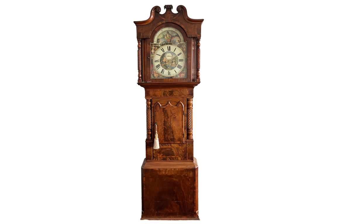 1 ANTICO OROLOGIO DA PARETE A PENDOLO “JAMES SAGAR BLACKBURN”, STRUTTURA IN LEGNO, QUADRANTE FINEMENTE DIPINTO CON FASI LUNA E PICCOLI SECONDI A ORE DODICI DIM. 70x250x30 CM