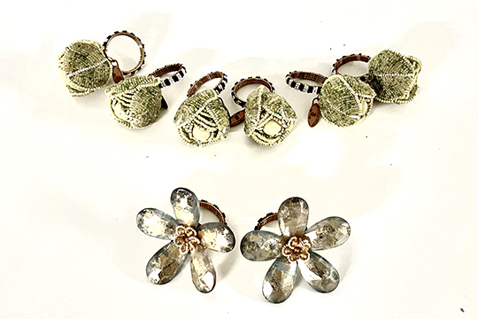 8 PORTATOVAGLIOLI MACKENZIE-CHILDS, 6 FORMA DI CAVOLO E 2 A FORMA DI FIORE