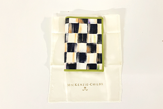 1 CUSTODIA PER PASSAPORTO IN TESSUTO E PELLE MACKENZIE-CHILDS DIM. 10x14 CM