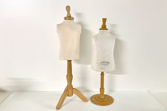 2 MANICHINI PER BAMBOLE DIM. 27x80x27 E 19x70x19 CM