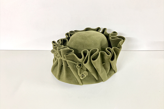 1 CAPPELLO JIL SANDER IN FELTRO, COLORE VERDE BOTTIGLIA DIM. 20x15x12 CM