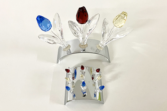 2 SET DI DECORAZIONI FLOREALI IN CRISTALLO SWAROVSKI “TULIPANI” CON SUPPORTI IN METALLO DIM. 15x11x5 6x4x6 CM