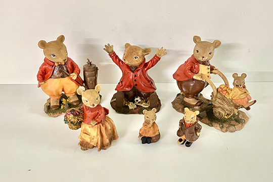 6 STATUETTE IN RESINA RAFFIGURANTI “TOPOLINI” DIM. 16x18x6 4x7x4 CM