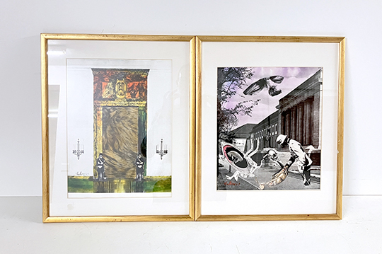 2 STAMPE “LA BESTIA IN AGGUATO – PER UNA RAZZA MIGLIORE” CON CORNICE IN LEGNO DORATO E VETRO DI PROTEZIONE DIM. 30x40 CM