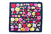 1 FOULARD GUCCI IN SETA STAMPATA CON DECORO FIORI, FORNITO DI SCATOLA E CERTIFICATO DI AUTENTICITÀ ENTRUPY DIM. 86x86 CM