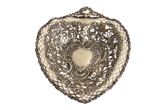 1 ANTICO CESTINO IN ARGENTO 925‰ FINEMENTE TRAFORATO E INCISO, PUNZONI BIRMINGHAM DIM. 20x4x24 CM GR. 172,00