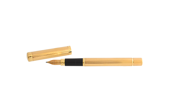 1 PENNA STILOGRAFICA WATERMAN CON STRUTTURA IN METALLO PLACCATO ORO E PENNINO IN O.G. 18 KR.