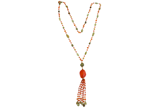 1 COLLANA “SAUTOIR” IN O.G. 18 KR. CHE INTERCALA PIETRE SEMIPREZIOSE CON PENDENTE CENTRALE IN PR. CORNIOLA