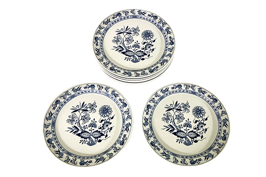 8 PIATTI PIANI IN PORCELLANA BAUSCHER WEIDEN, BERNDORF LUZERN, DECORO BLU ZWIEBELMUSTER DIM. 28 CM