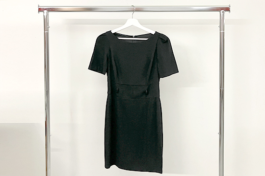 1 VESTITO IN TESSUTO COLORE NERO, LUNGHEZZA 88 CM