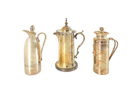 3 BROCCHE IN METALLO COLOR ARGENTO, PICCOLI DIFETTI DIM. 9x30 14x36 9x30 CM